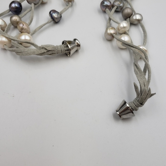 Freshwater Pearls on Suede Necklace Choker Grey Iridescent White 4 Strands - Picture 9 of 14